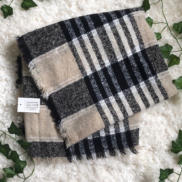 NWT Blanket Scarf - Picture 1 of 2